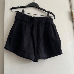 Reformation shorts 100% linen